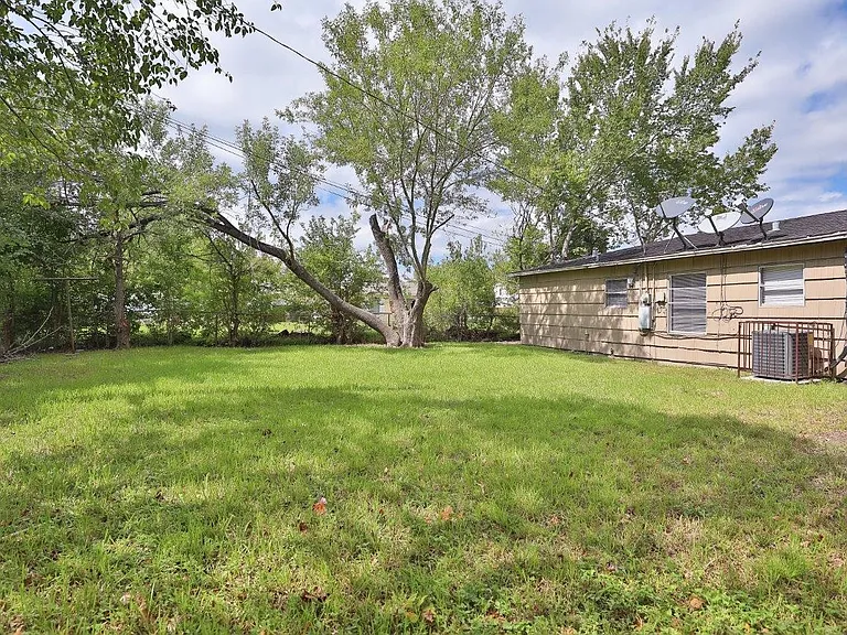 5418 Myrtlewood St — Photo 16