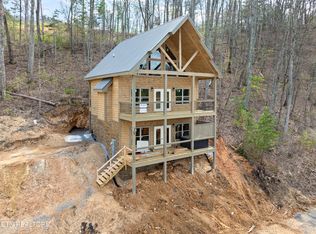 3308 Pine Peak Way, Sevierville, TN 37862
