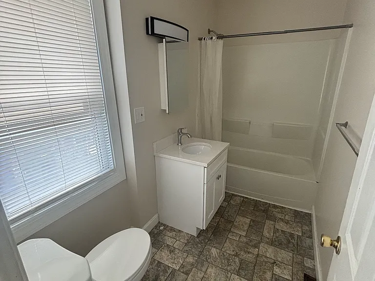 31 Freeman St #1 — Photo 9