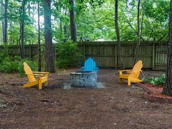 5th image of 105 Catbird Ct