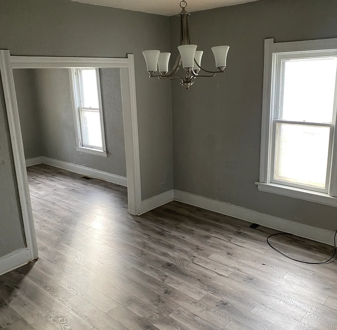 3 bed, 1353 sqft, $900 — Photo 2