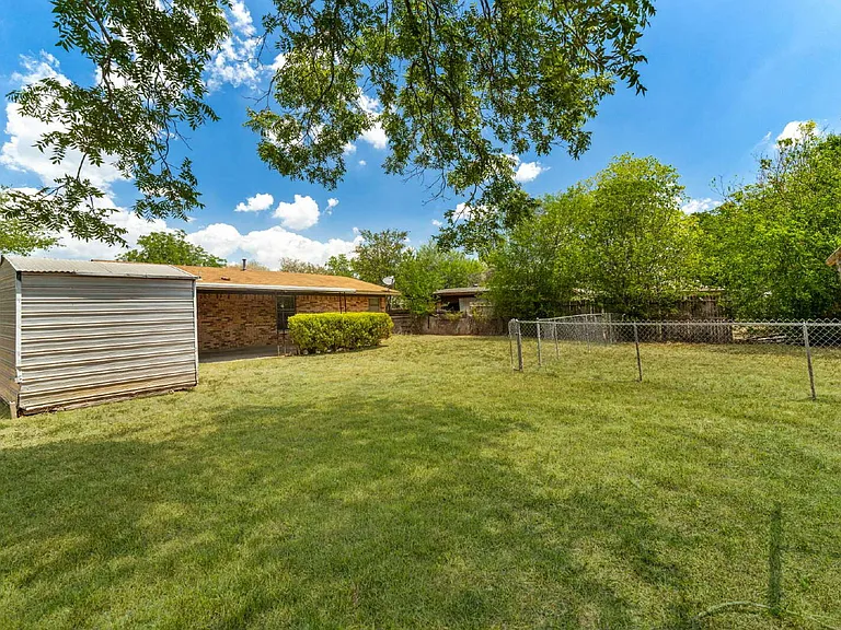 218 E Villaret Blvd — Photo 18