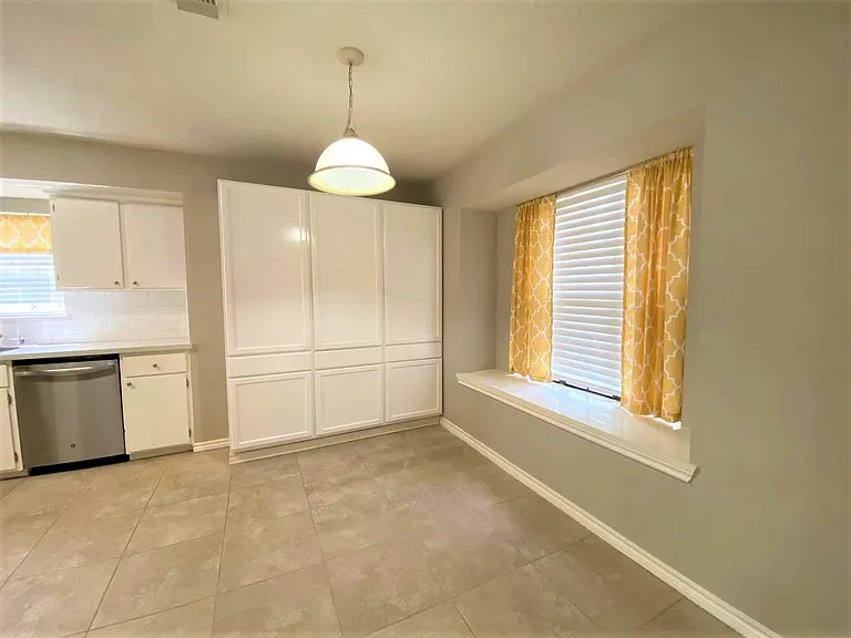 12303 Longfellow Dr — Photo 2