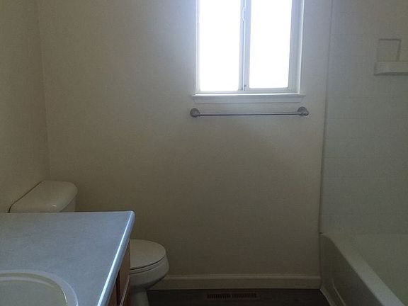 5th image of 3919 Pheasant Dr Unit 1
