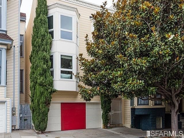 1st image of 544 Waller St #3