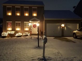 3 Cobblestone Ln, Troy, NY 12180