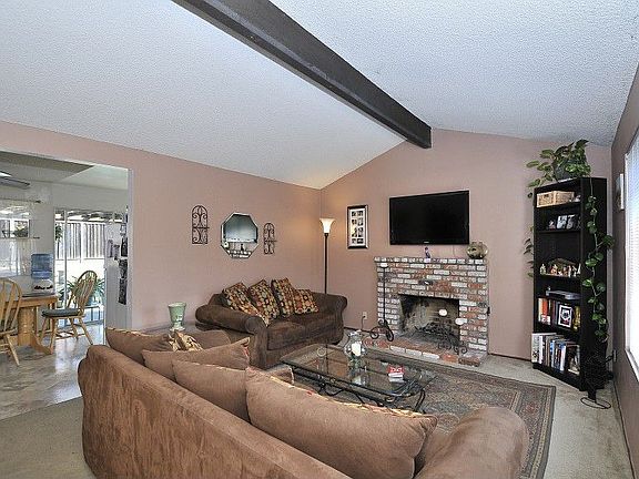 3rd image of 1346 Old Park Pl