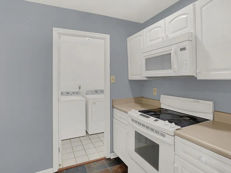 12674 Crescent Dr — Photo 6