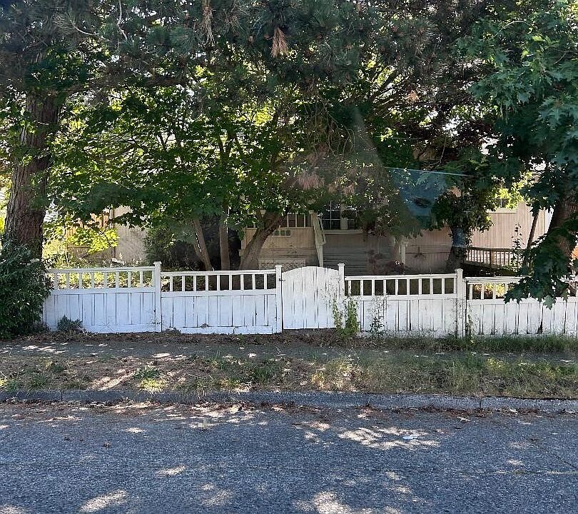 1st image of 6808 40th Avenue NE