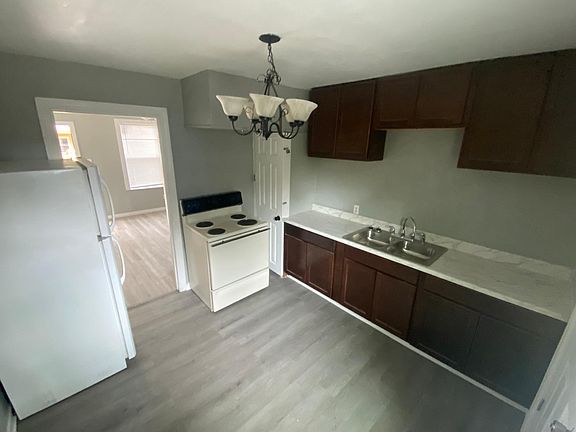 5th image of 1501 Clover St #1501