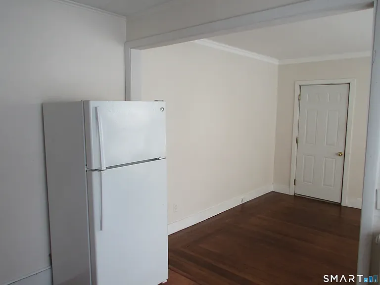 160 Main St — Photo 4