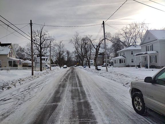 4th image of 119 Caine St
