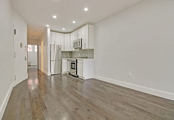 3rd image of 210 Avenue B APT 1S