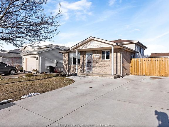 2nd image of 3536 Innerkip Cres