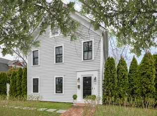 71 Walnut St, Southampton, NY 11968