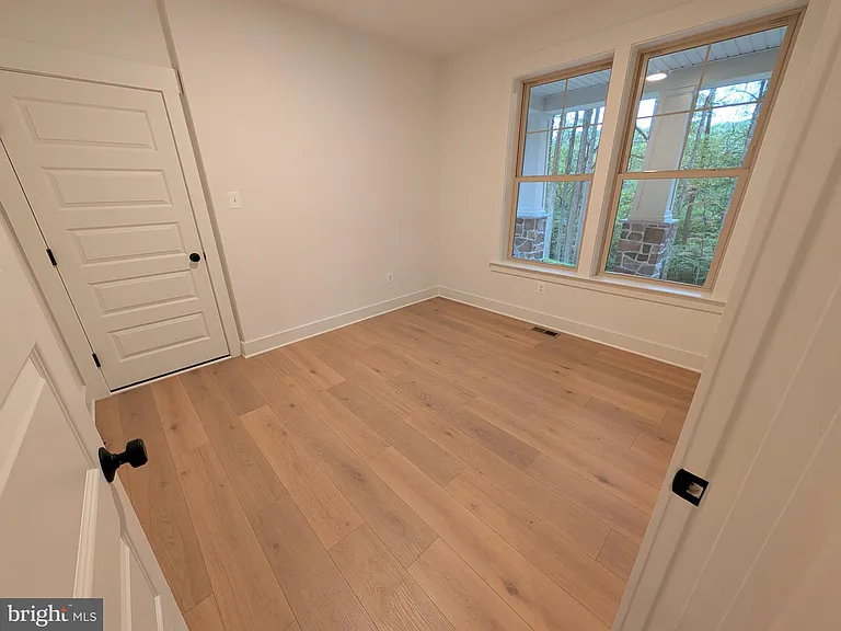 1490 Thurston Rd — Photo 8