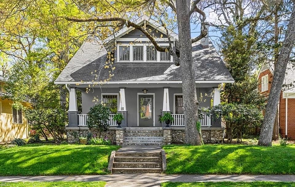 1st image of 307 Victoria St