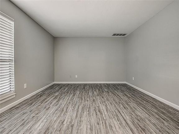 5th image of 1231 W Westchester Way