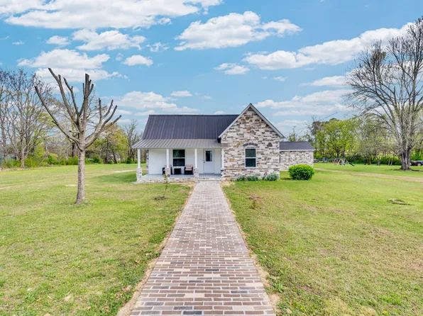 320 W King St, Morrison, TN 37357