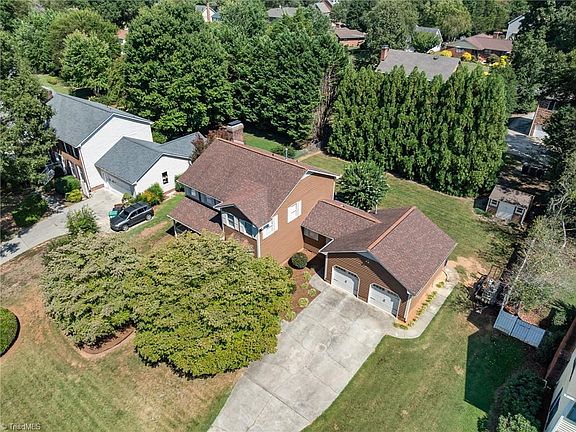 2nd image of 3804 Oak Forest Dr