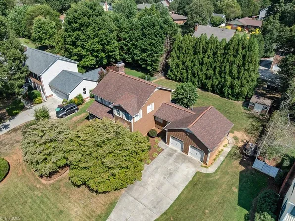 3804 Oak Forest Dr, High Point, NC 27265