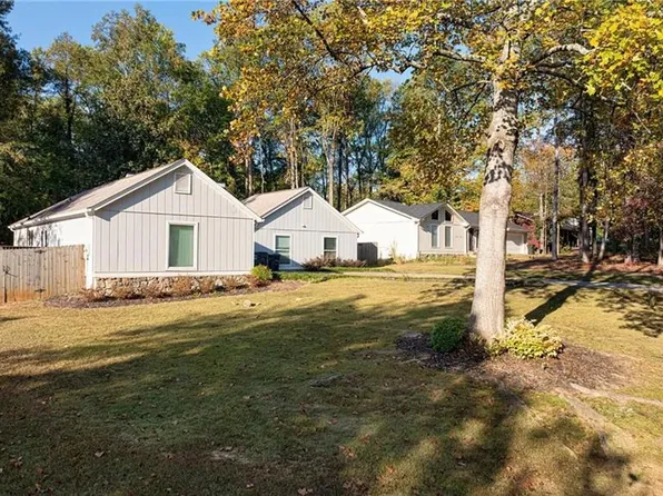 4420 Hollister Dr NE, Roswell, GA 30075
