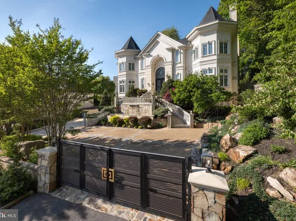 5821 Goldsboro Rd, Bethesda, MD 20817