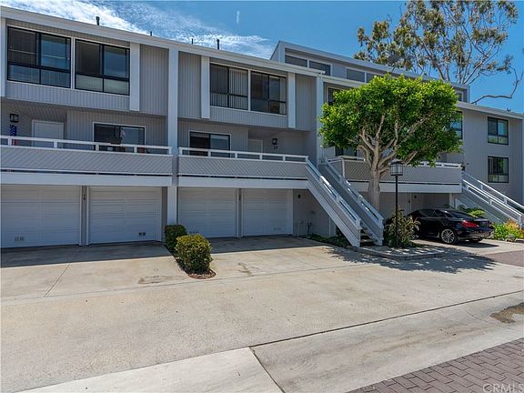 2nd image of 20 Barlovento Ct