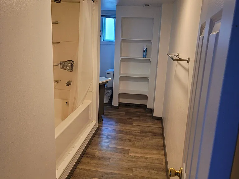 428 N Laventure Rd — Photo 3