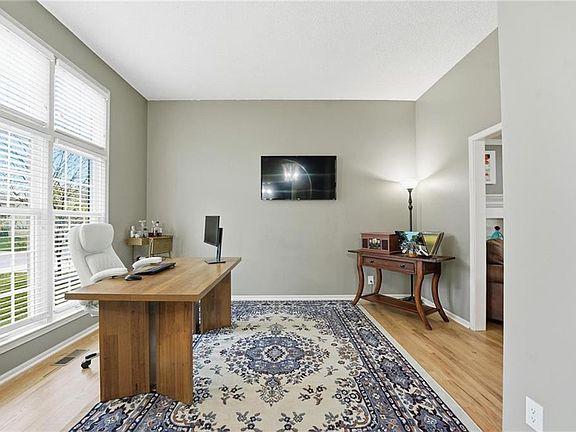 5th image of 12402 Mastin St
