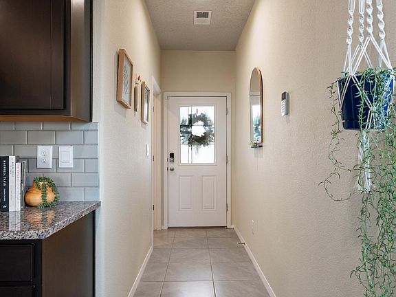 4th image of 772 Amatista Loop