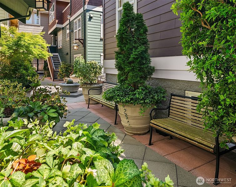4th image of 5430 California Avenue SW #4A