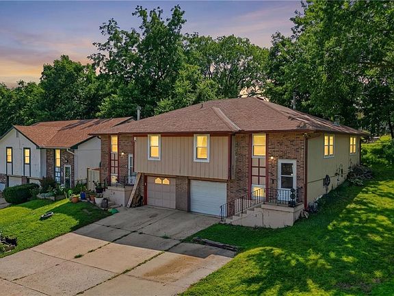 2nd image of 5421 NE 50th St