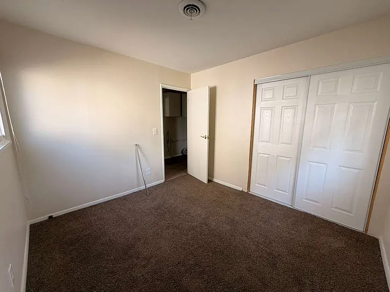 736 W Northgate Pkwy — Photo 6