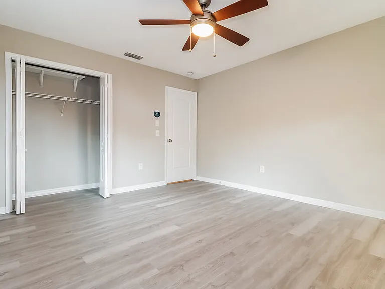 12909 Walnut Tree Ln — Photo 14