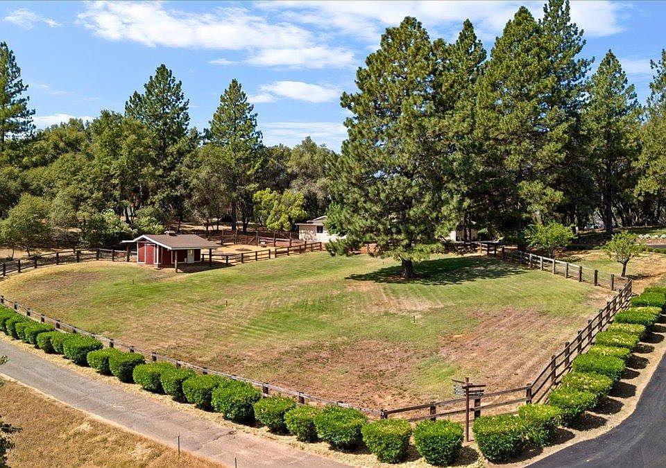 1st image of 2401 Loma Cima Dr