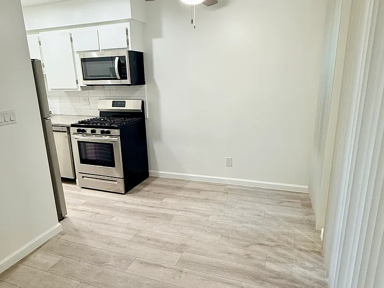 1617 N Poinsettia Place — Photo 46