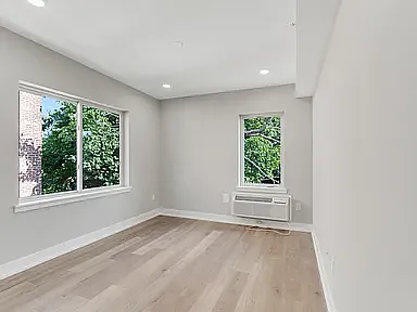 402 E Walnut Ln #12B — Photo 7