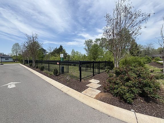 5th image of 2900 Suzanne Landon Dr #D1