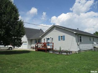 412 S Central St, Benton, IL 62812