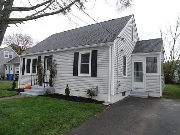 2nd image of 32 Hervey St