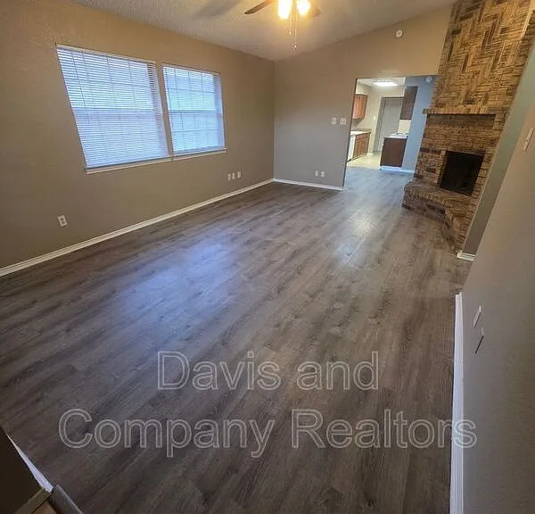 4422 Fairgate Dr — Photo 3
