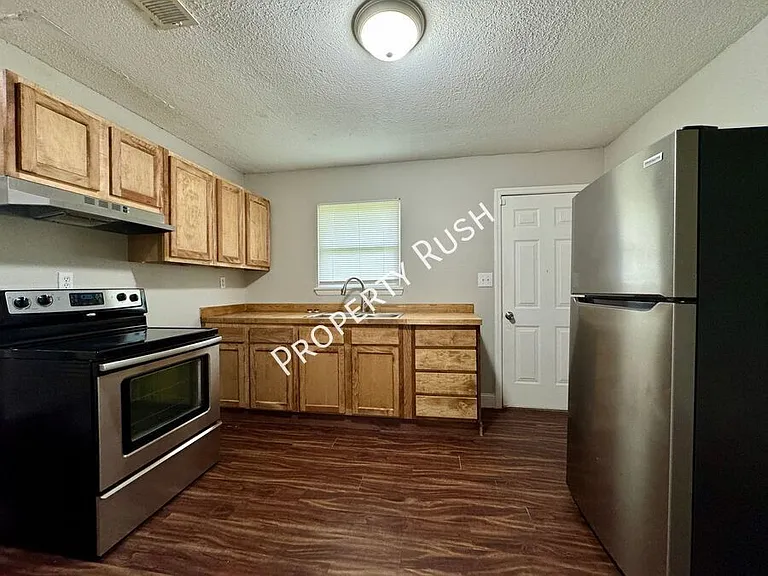 6303 Walden Ave #B — Photo 8