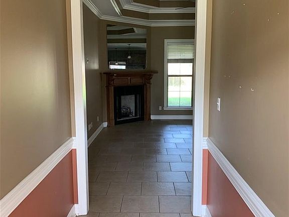 3rd image of 324 Lakewood Dr
