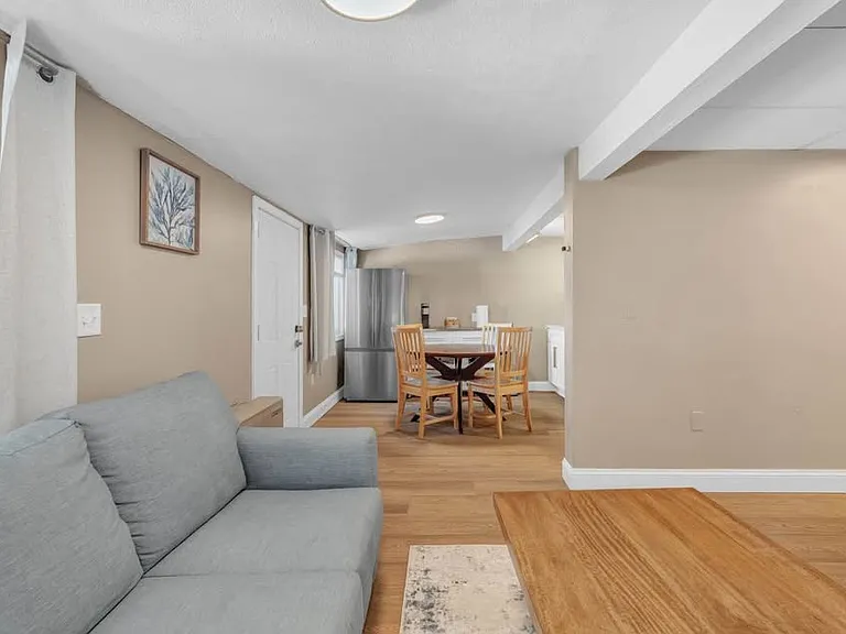174 E Grand Ave — Photo 11