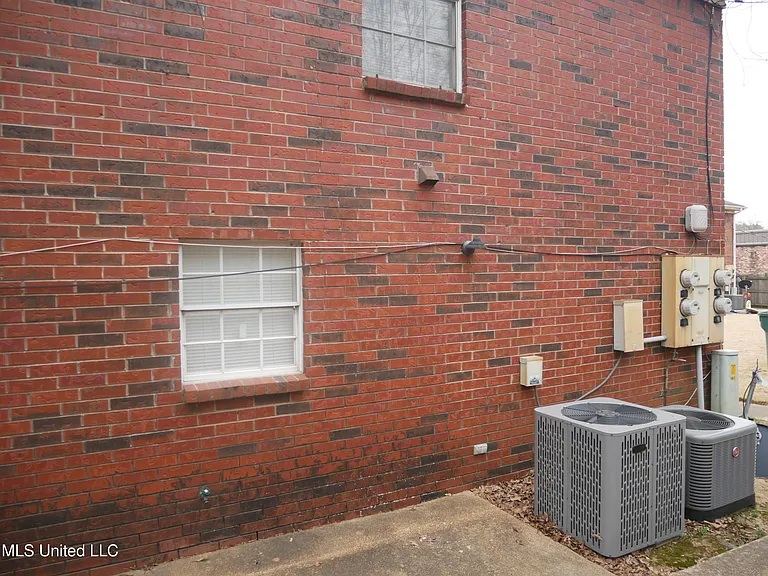 8061 Martha Ann Ln #D — Photo 10