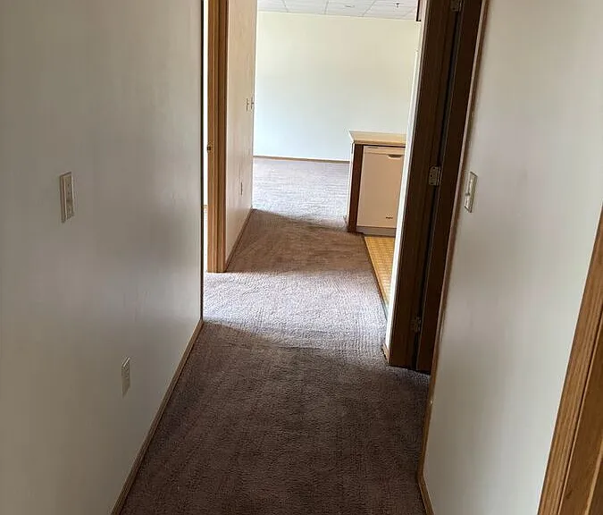 109 E Luverne St #105 — Photo 3