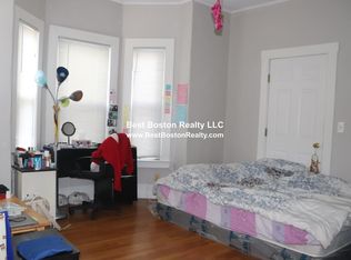 222 Banks St #3, Cambridge, MA 02138