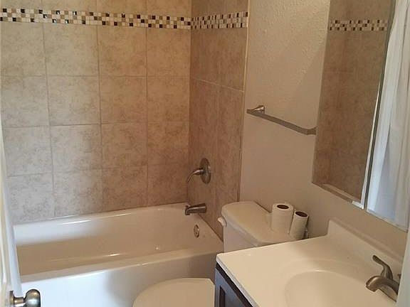 3rd image of 1007 Avenue C