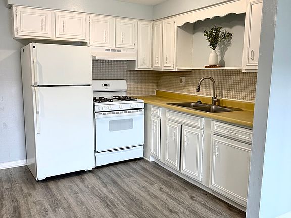 3rd image of 2500 Mark Thomas Ln #8A